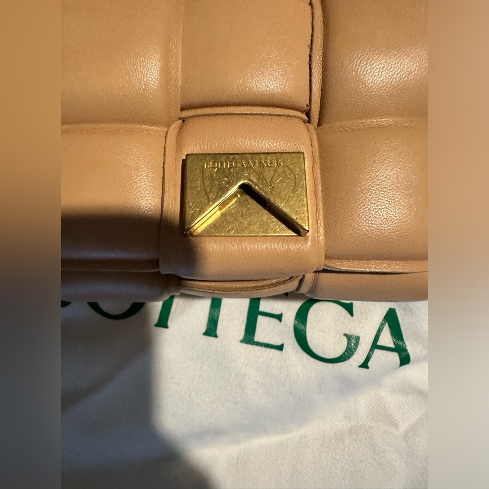 Used like new beautiful BV bag!